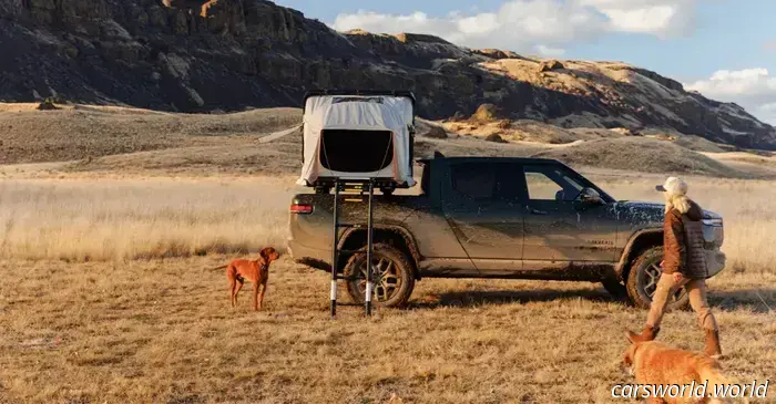 La Nueva Carpa Rígida De Rivian Convierte Tu R1 En Un Hogar Sobre Ruedas, Si Puedes Permitírtelo | Carscoops